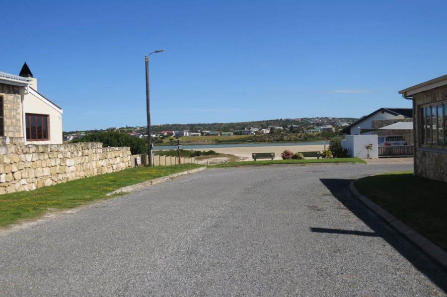 5 Bedroom Property for Sale in Stilbaai Oos Western Cape